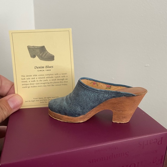 Just the Right Shoe by Raine - Picture 6 of 8